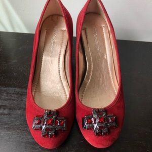 LIKE NEW! BCBGeneration red wedge heels